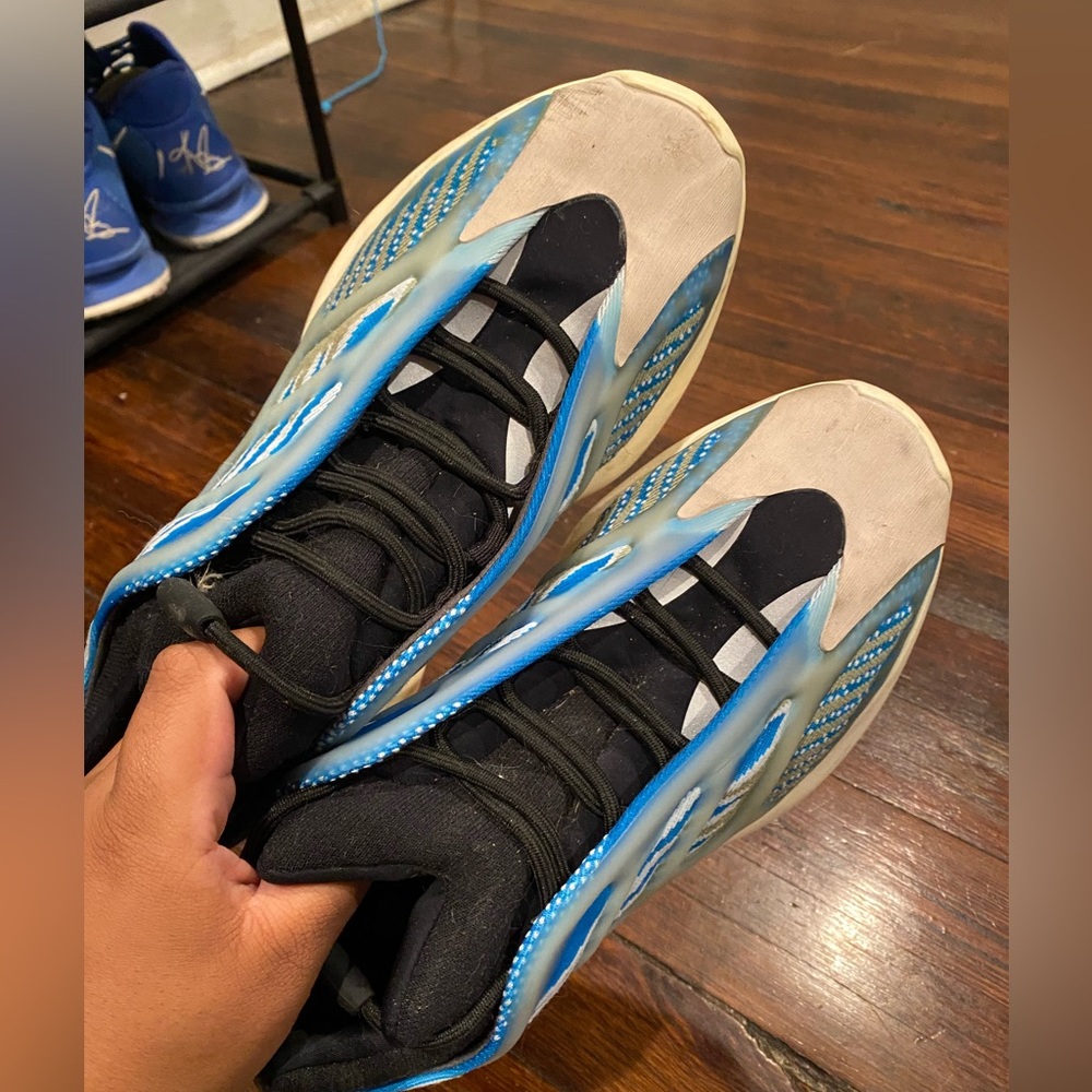 YEEZY 700 V3 'ARZARETH'